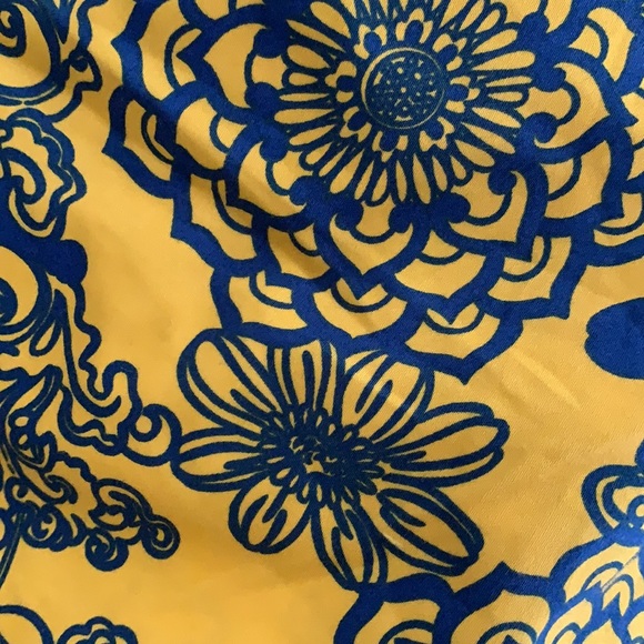 Off the should crop top - Picture 2 of 2